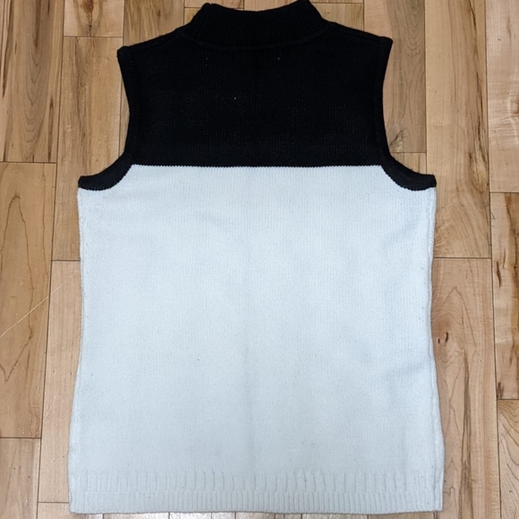 Calvin Klein Women's Sweatshirt - Picture 2 of 5